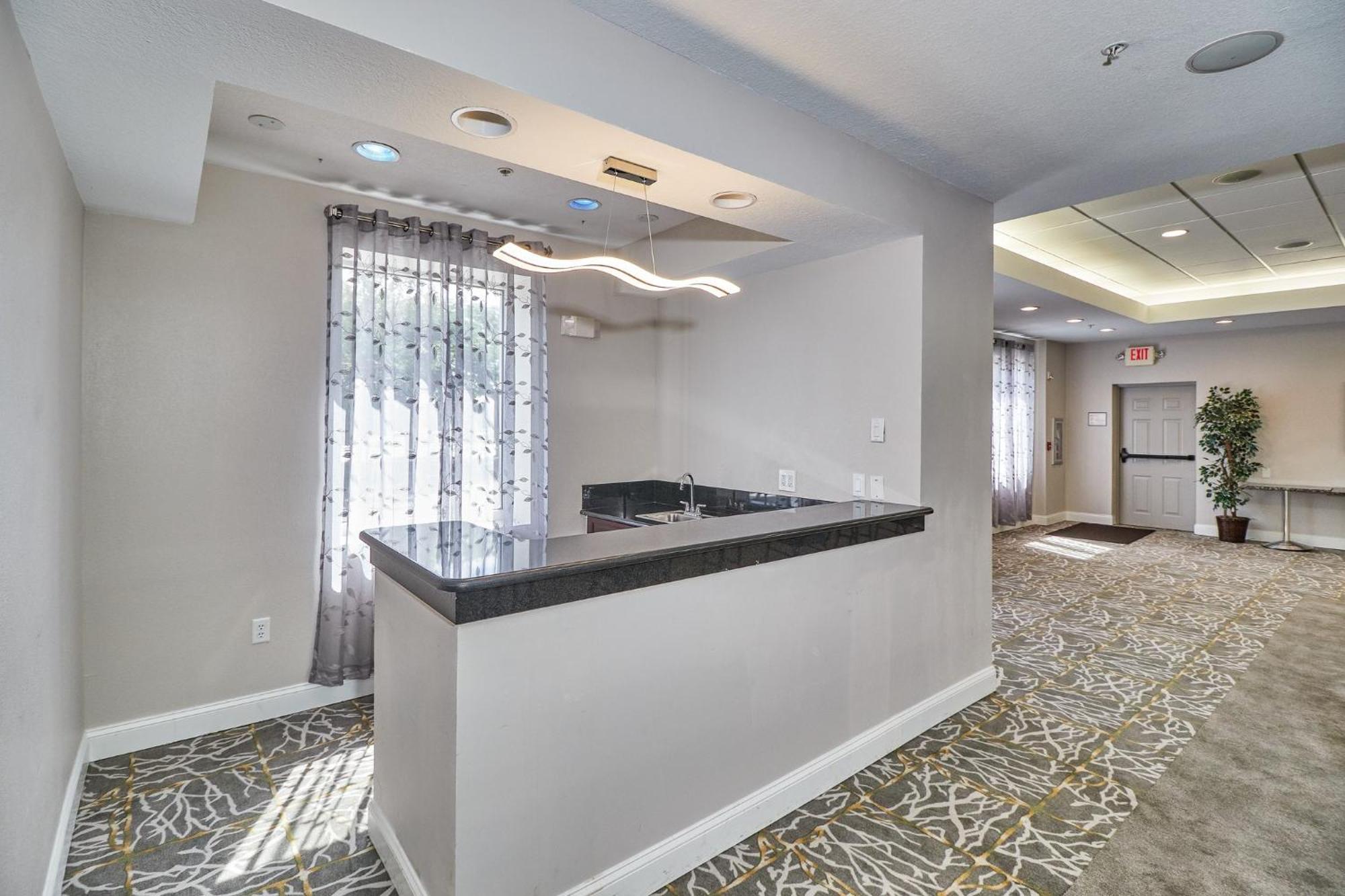 Holiday Inn Express Hotel & Suites Clearwater Us 19 North By Ihg Exterior foto